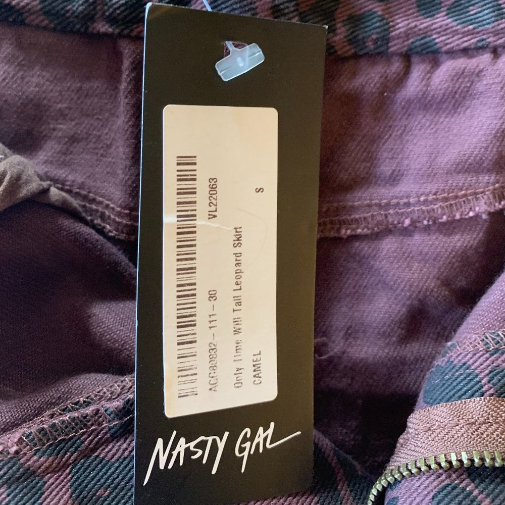 *NWT* Nasty Gal Leopard Print Denim Skirt - Picture 8 of 8